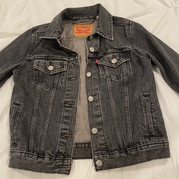Black Levi’s Denim Jacket